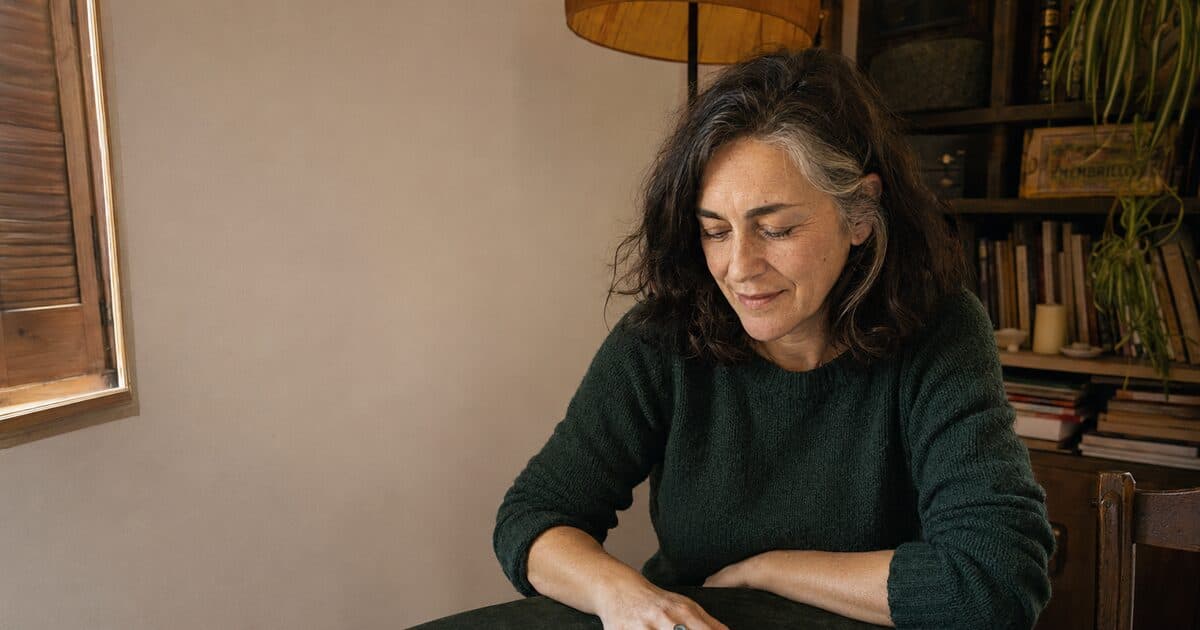 Una tarotista de Gràcia publica sus «reglas de la casa»: sin amarres, sin fechas exactas y con la primera consulta gratis