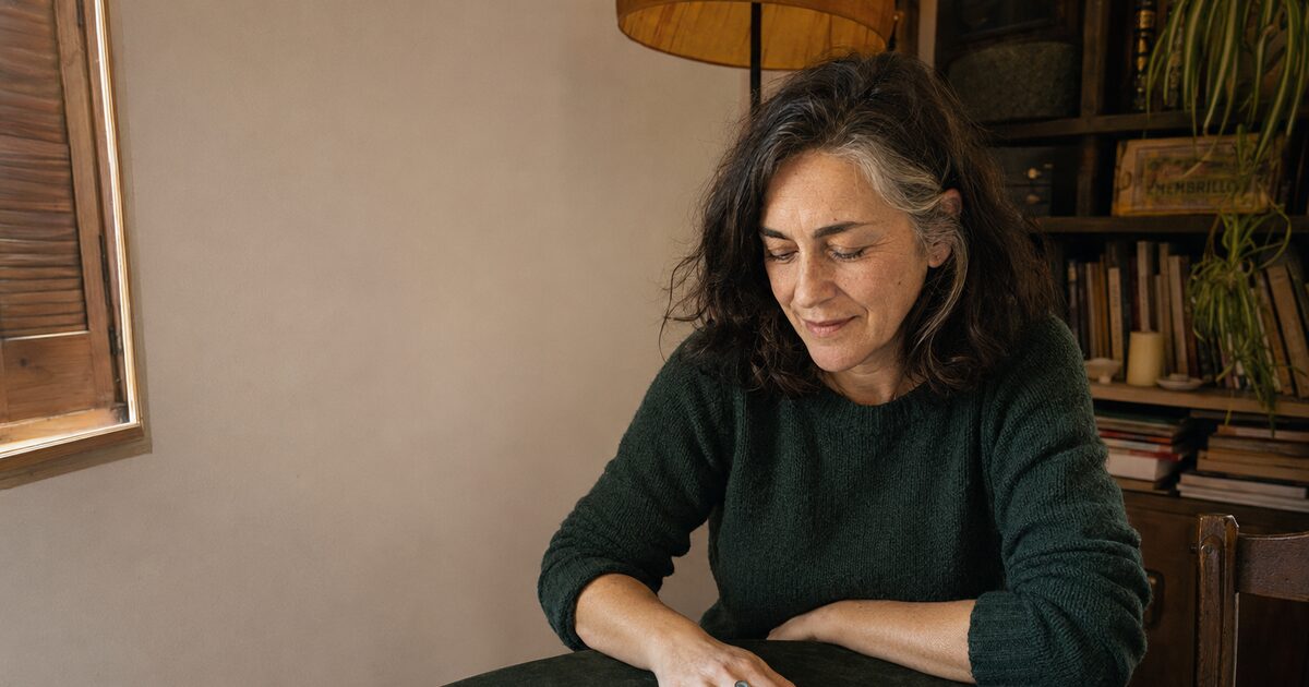 Una tarotista de Gràcia publica sus «reglas de la casa»: sin amarres, sin fechas exactas y con la primera consulta gratis