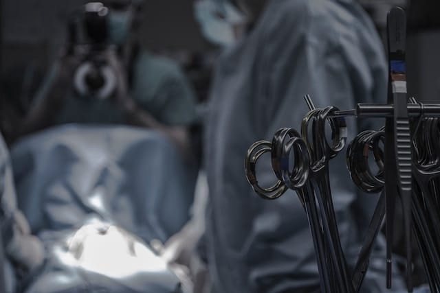 Liposucción vs. Abdominoplastia: ¿Cuál es la mejor opción para ti?